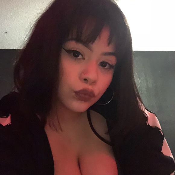 Meet your Posher, Emily - Picture 1 of 1